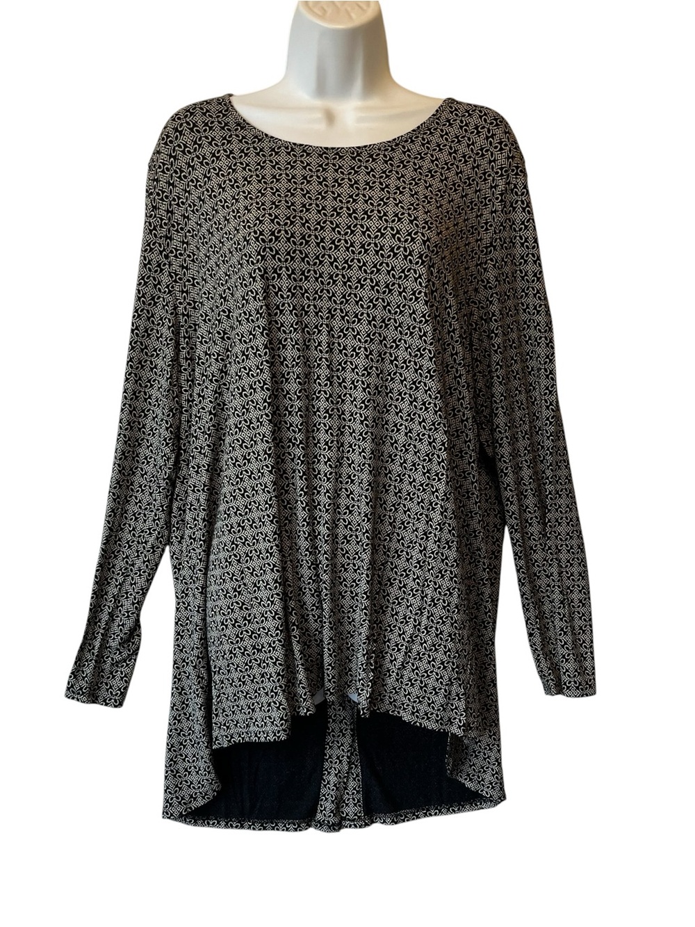 J Jill Wearever Collection knit top XL Black white Button back Long sleeves